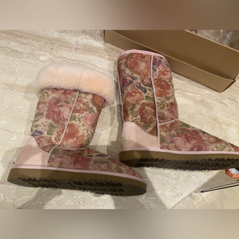 Women's Ugg Floral boots. Brand new, still in bag and comes with box. Size 6